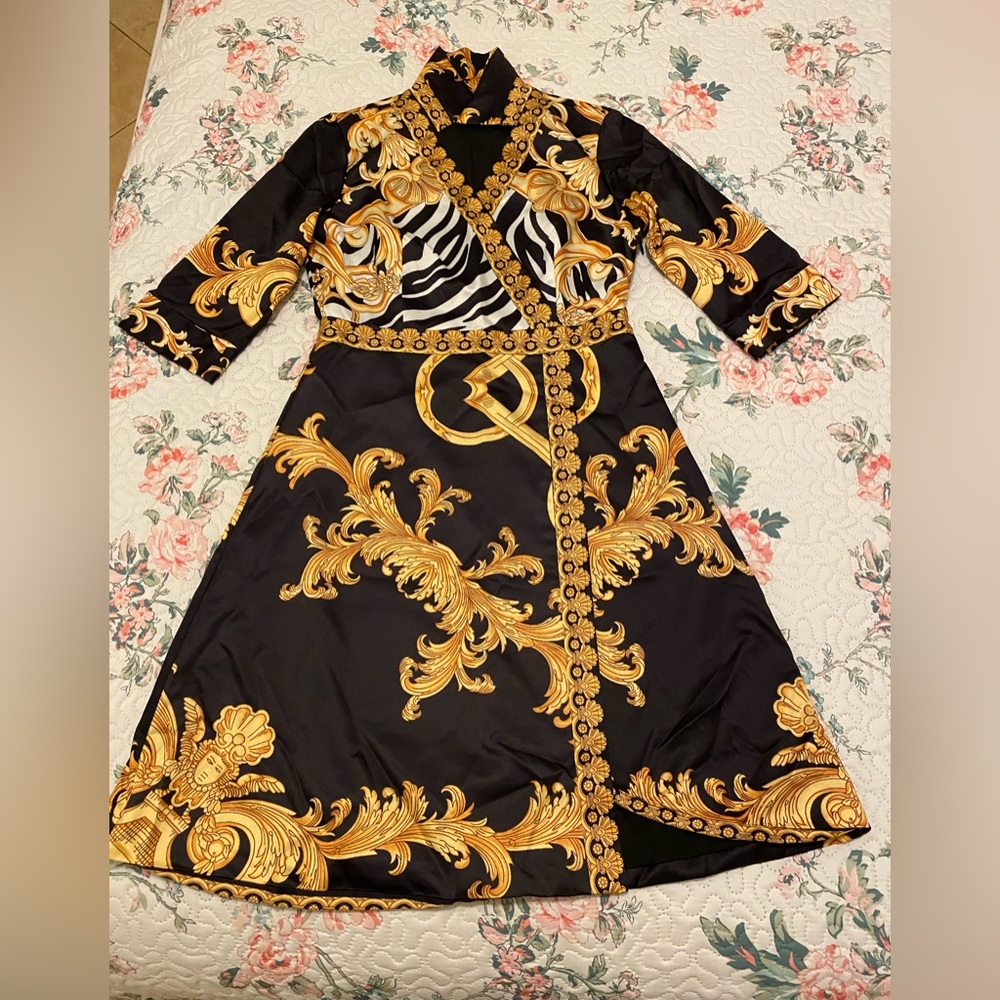 BURRYCO brand dress size M used but in perfect condition